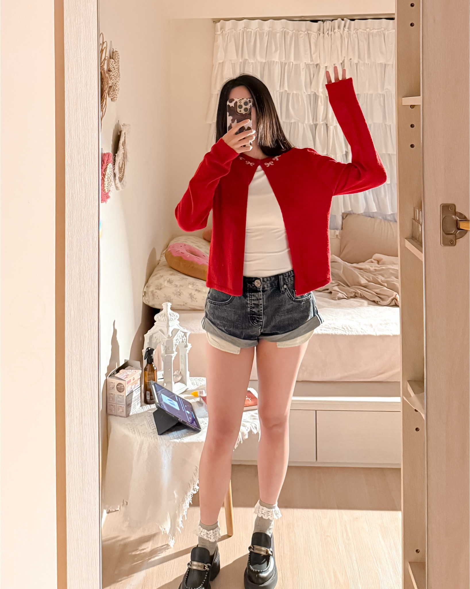 Holiday outfit inspo: cozy red knit, black denim shorts, and cute lace socks for a sweet-but-cool festive look. Perfect for coffee dates, Christmas markets, or casual party nights. Mixing soft details with edgy denim to keep it playful, comfy, and totally picture-ready.

Me: 5’3” / 26” waist
Top: S
Bottoms: 25”
Shoes: 38 (sized up for extra sock room)

#holidayoutfit
#holidayoutfitinspo
#christmasoutfit
#festivefashion
#redknit
#redpullover
#blackdenimshorts
#lacesocks
#cozychic
#cutegirlaesthetic

#LTKHoliday #LTKootd #LTKCyberWeek