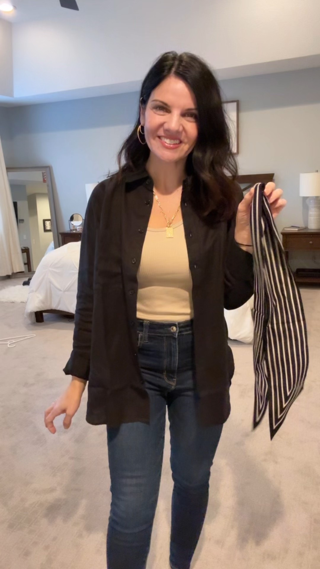 Keeping it simple with my linen top, skinny jeans, and YES this scarf again! It adds a touch of class to this basic outfit. 


#LTKFindsUnder50 #LTKStyleTip