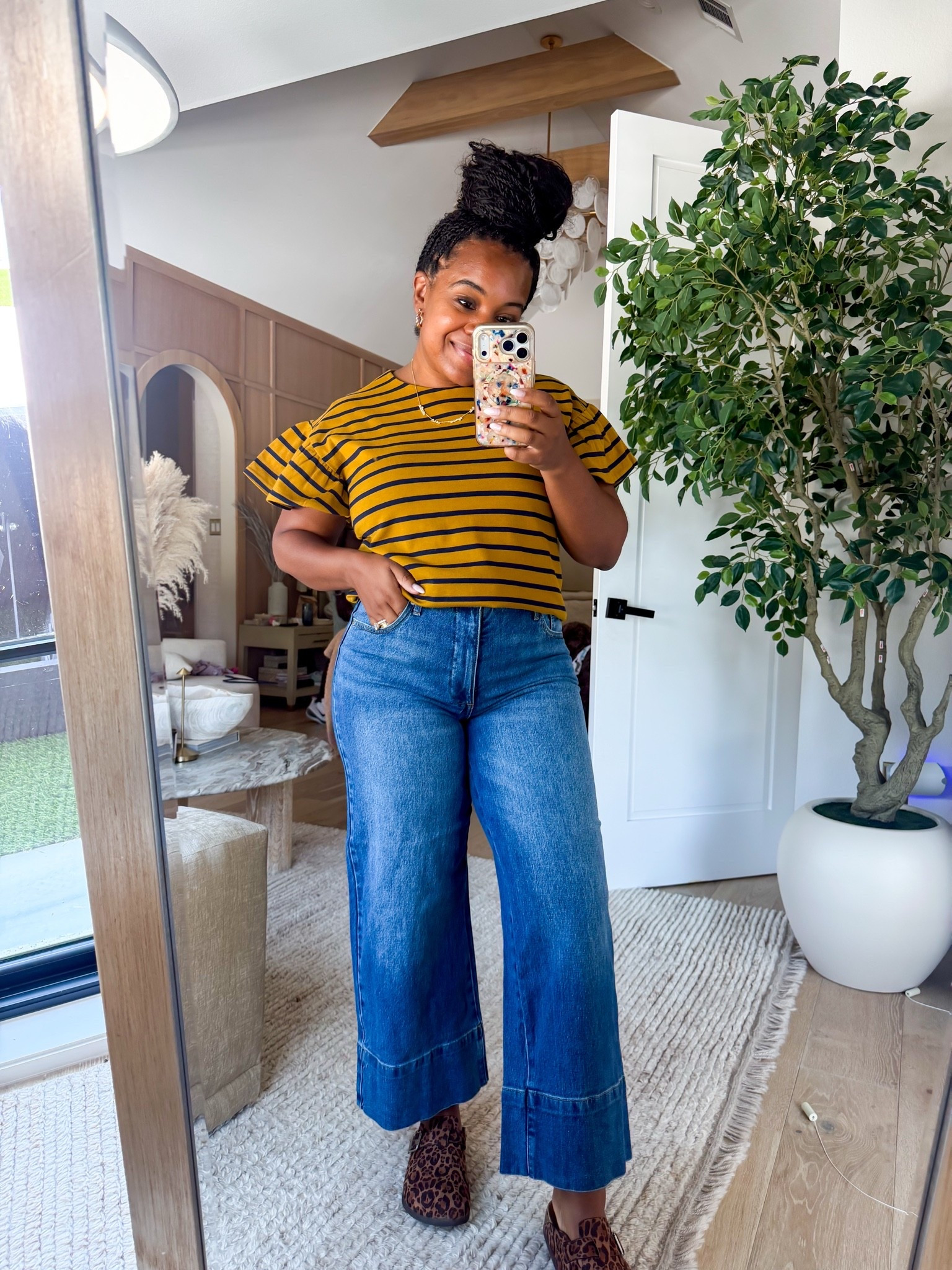 These Free Assembly jeans look just like Madewell! 🤯

#LTKgrwm #LTKootd #LTKMidsize