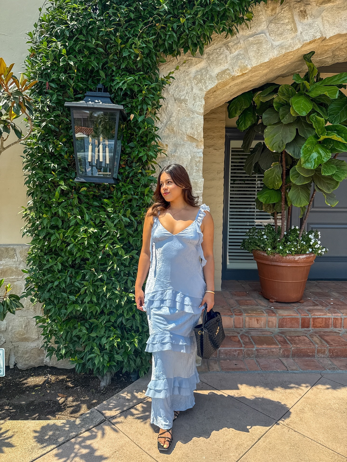 Blue dress moment 🩵 @beginningboutique 

Comment Dress link 🔗 
#summerdress #bluedress #weddingguestdress #classydress #beginningboutique