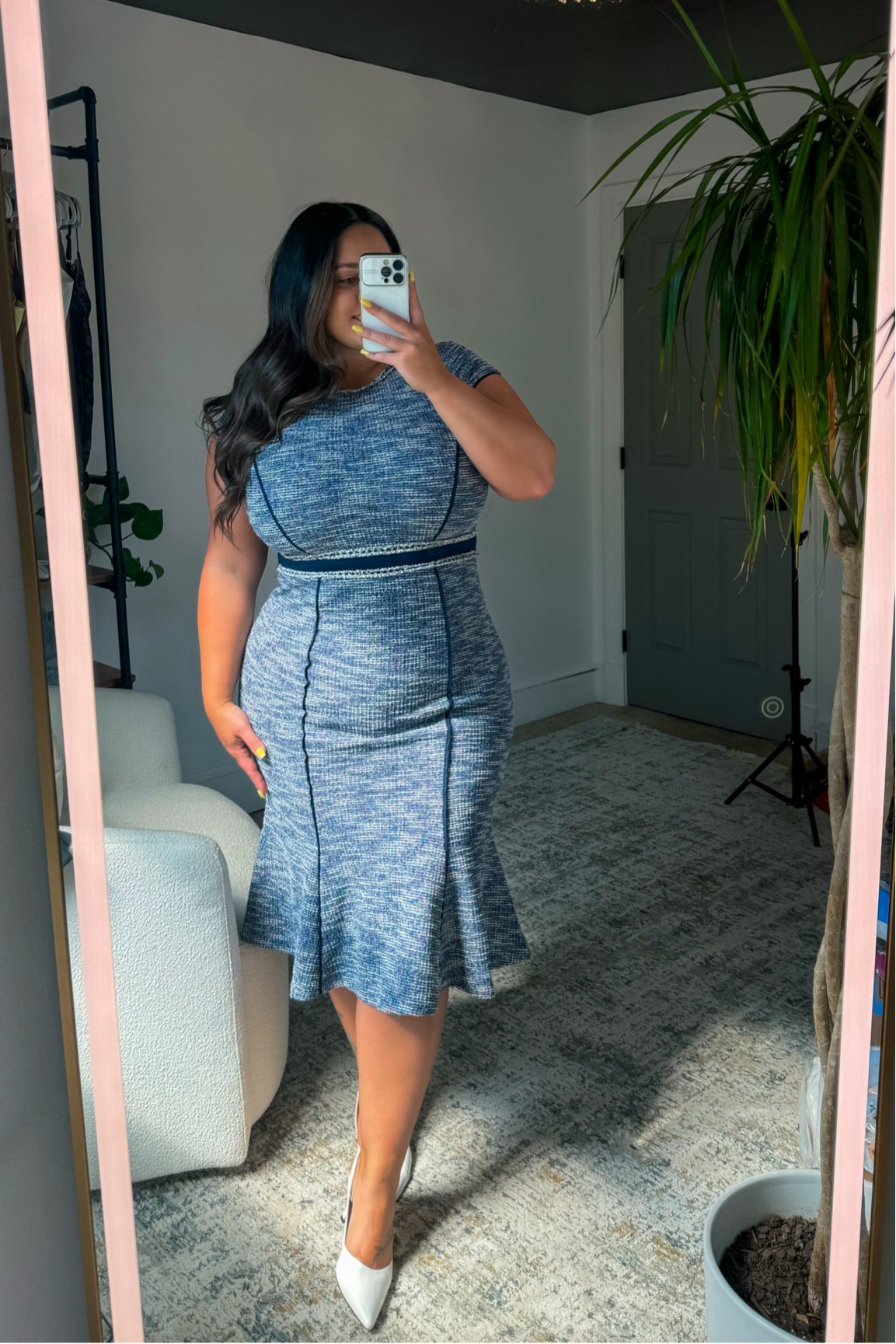 Midsize office dress 

5’2” / 14-16 / 38J 

Wearing this dress in an XL! 

Not a lot of stretch, but a very forgiving and curvy cut! 

#officeoutfits #dress #fullbust #size14 #size16 #outfitideas 

#LTKWorkwear #LTKStyleTip #LTKMidsize