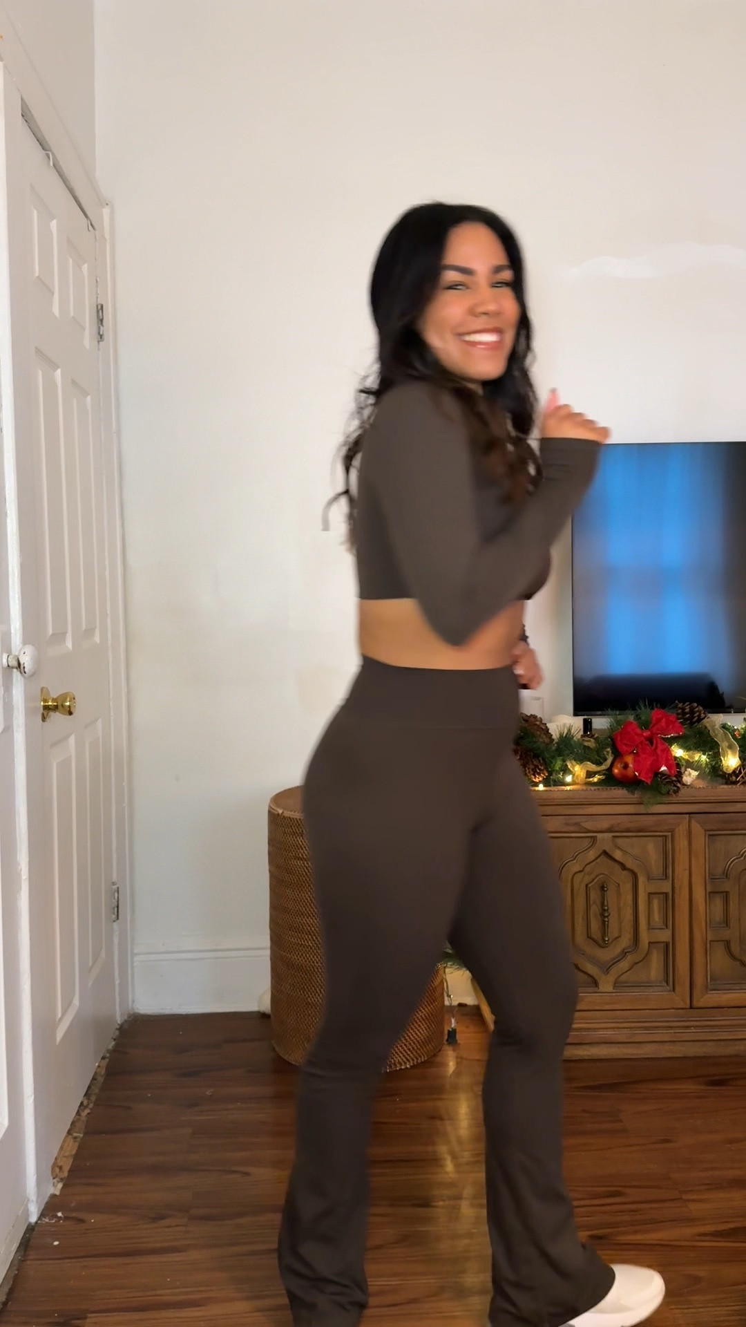 Outfit gym of The day 🤩 the fabric feels sooooo smooth and it hugs all the right places🐻 PLUS if you have big girls like me, it will support them🤍 

#LTKFitness #LTKGiftGuide #LTKActive