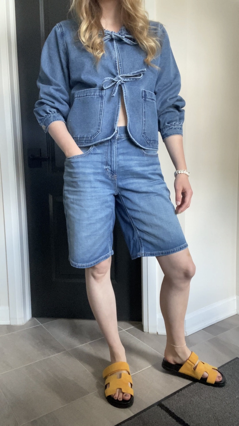 Styling the new #AmericanEagle Dreamy Drape Stretch High-Waisted Jorts! They’re so soft and comfy — pretty sure I’ll be living in these all summer. I recommend sizing up as the waist doesn’t have a lot of stretch (I’m usually a 0-2 in AE jeans and the size 4 fits perfectly).

Shoes are from #dhgate 🤍

#LTKShoeCrush #LTKFindsUnder100 #LTKSummerEdit