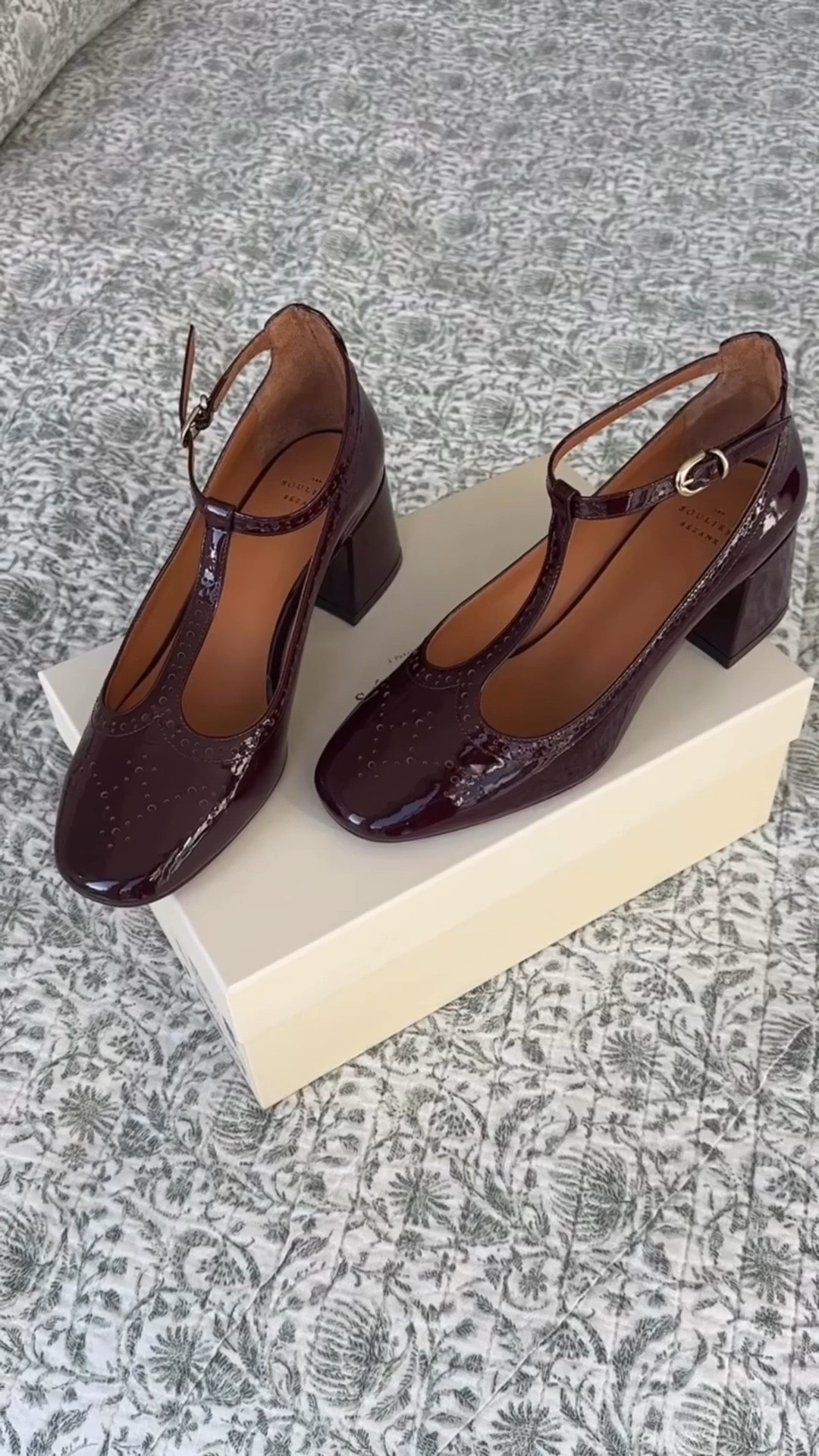The most gorgeous burgundy shoes just dropped from Sézane - patent, t strap and a low block heel these Made in Italy 🇮🇹 pumps are perfect for fall outfits or with a suit for workwear! 

#LTKshoes #LTKcanada #LTKfall