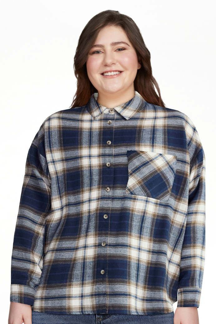 No Boundaries Slouchy Flannel Shirt with Side Pockets, Women's - Walmart.com | Walmart (US)