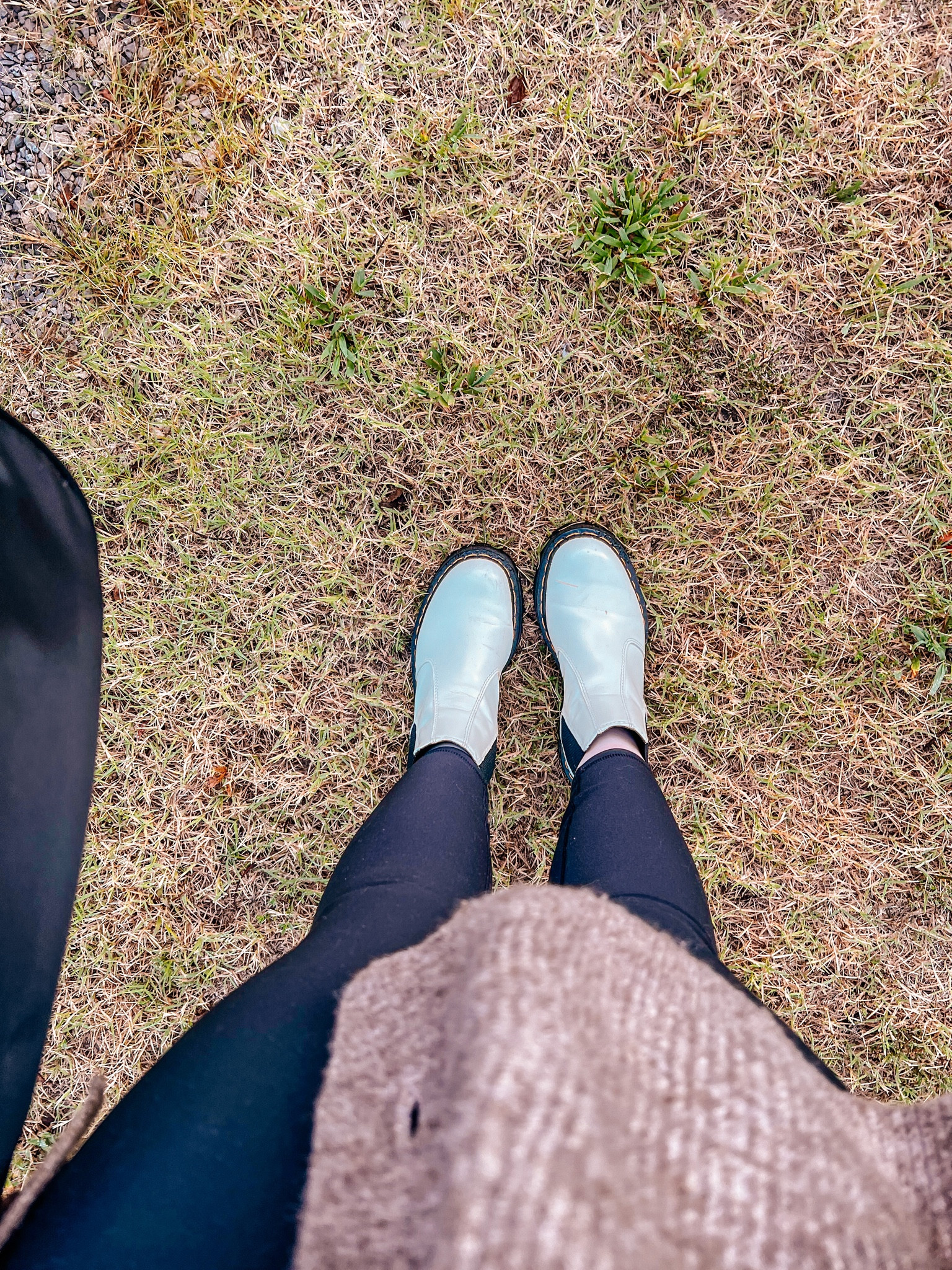 Broke out the docs for the first time this season 🍂 This is the 2976 SMOOTH LEATHER PLATFORM CHELSEA BOOTS. Absolutely love them! Make sure to size down! I’m always an 8 and get size 7 in Dr Martens!

#LTKtravel #LTKshoecrush #LTKSeasonal