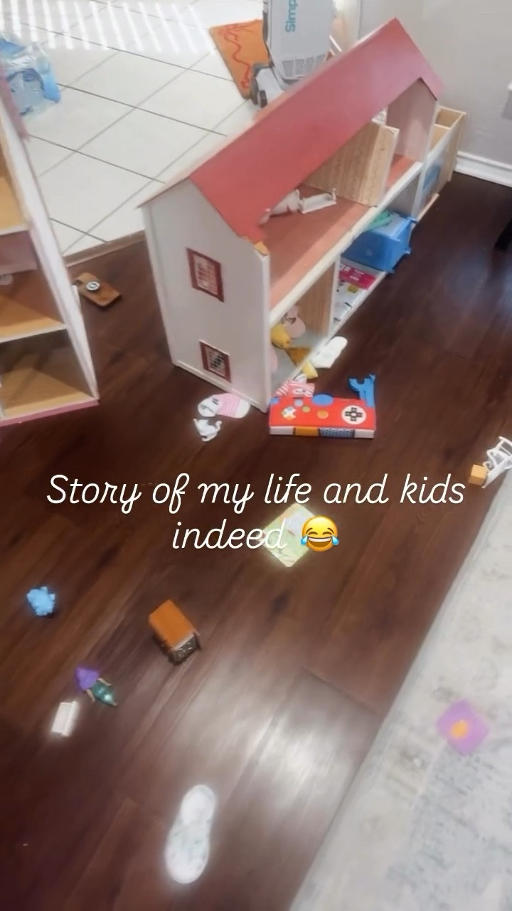 Life with kids be like 🥰 #smallhouseliving #joy #home #motherhood #viral