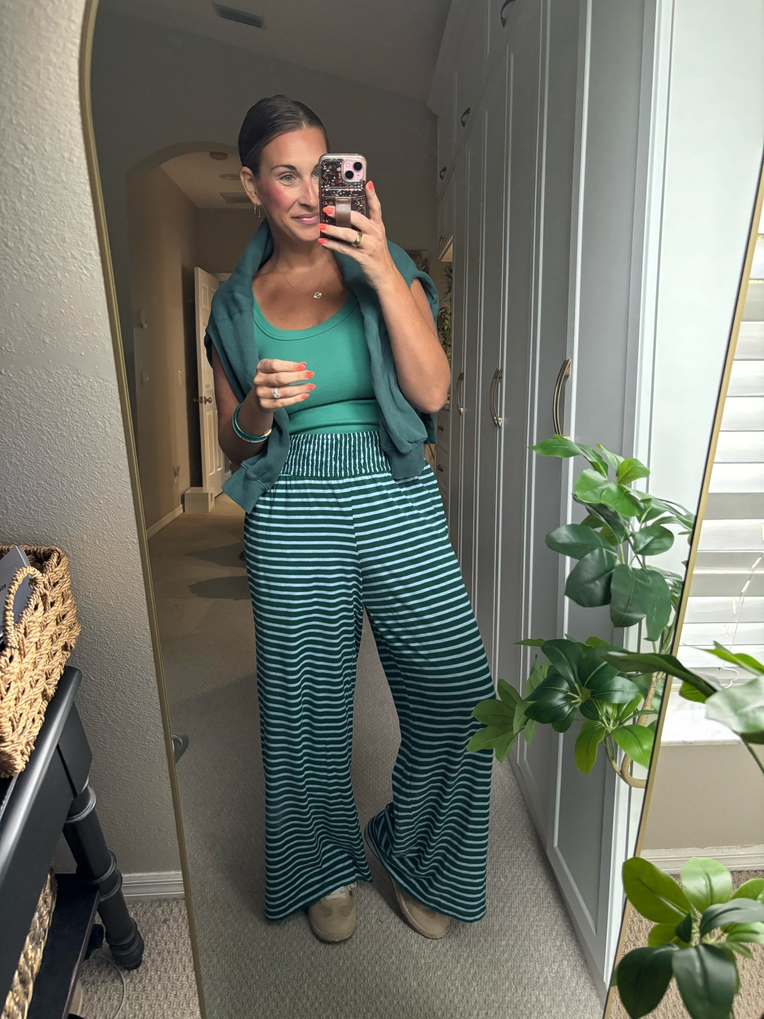Loving these pants so much!! The feel of pajamas but looking like an outfit 

TTS- medium

#LTKootd #LTKSaleAlert #LTKgrwm