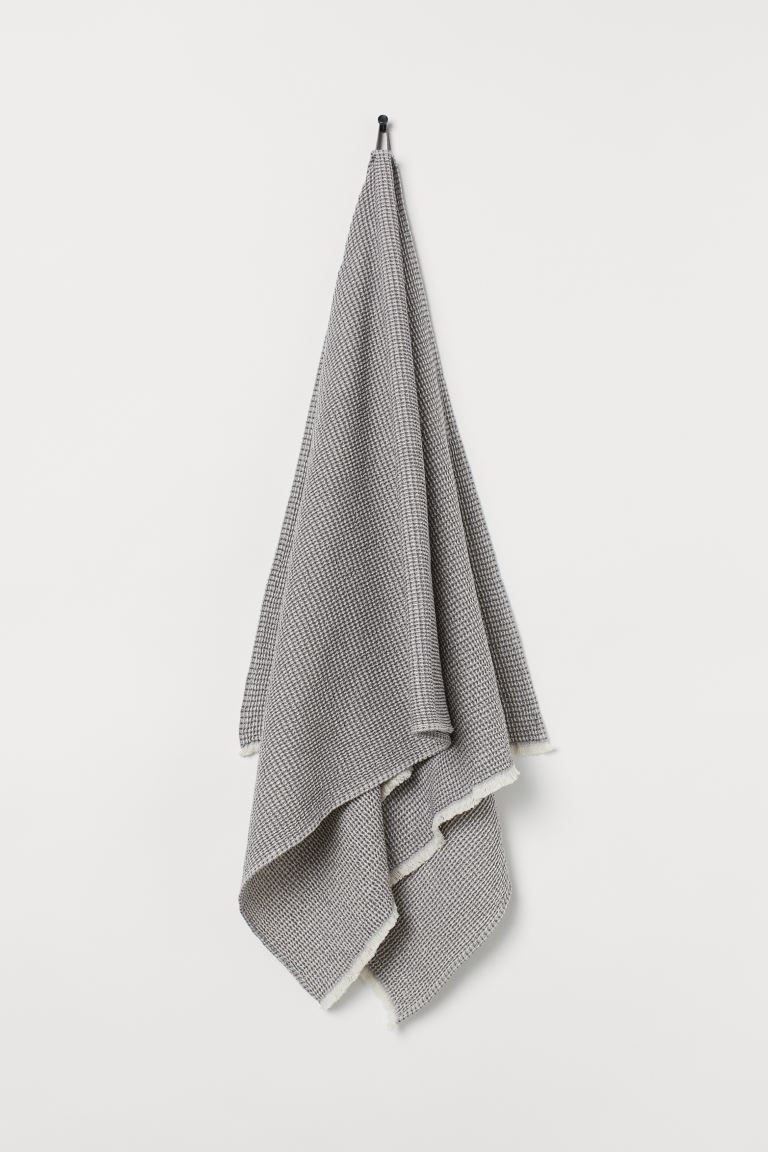 Waffled bath towel | H&M (UK, MY, IN, SG, PH, TW, HK)