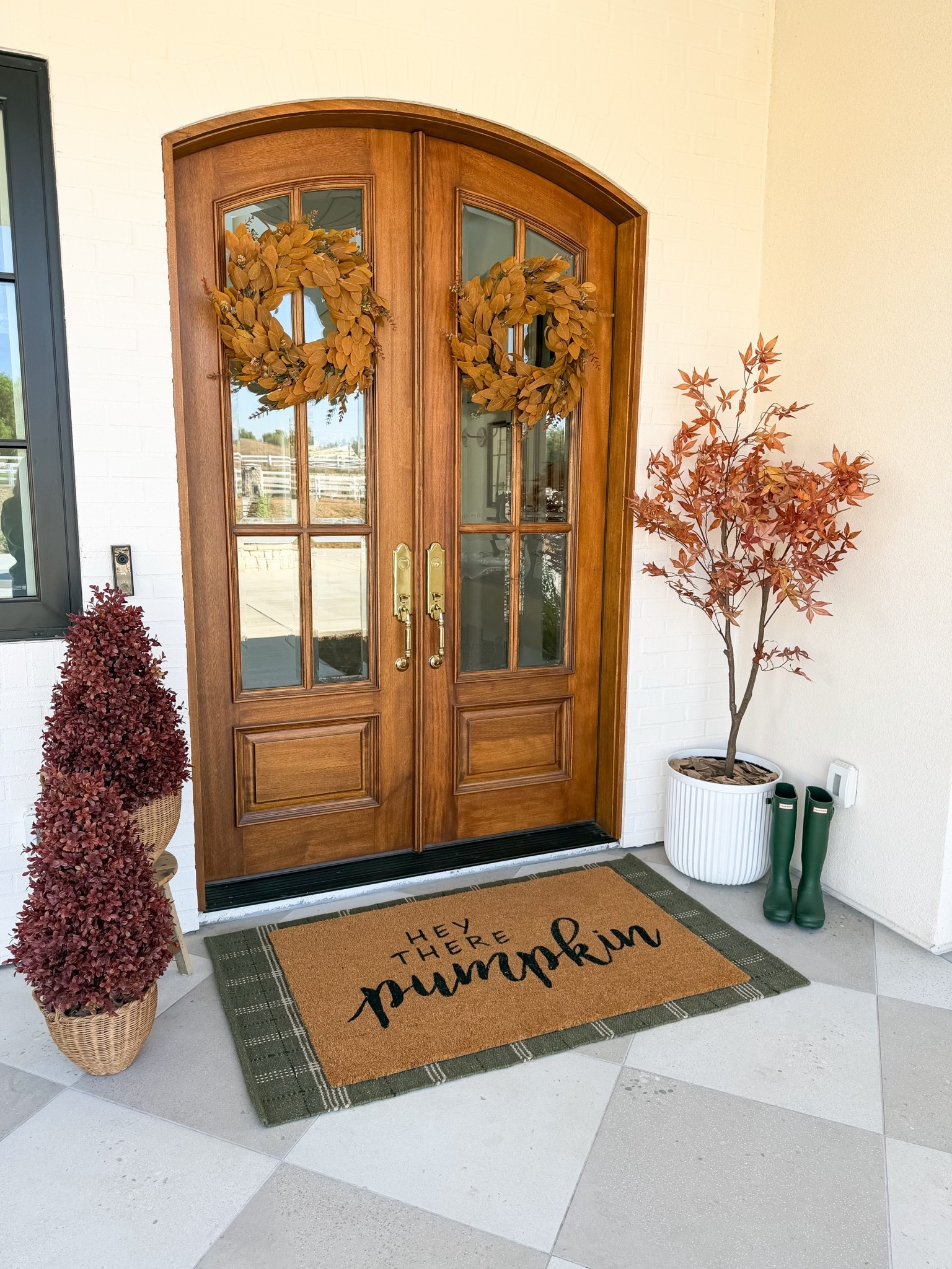 #Ad I partnered with @Wayfair to create the prettiest fall porch! It’s time to get your fall on! #Wayfair #WayfairPartner