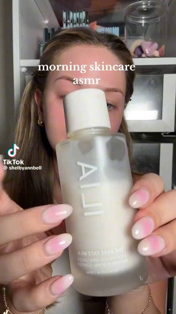morning skincare is my favorite 🤍 @ILIA Beauty @Glow Recipe @Summer Fridays @Kosas 


#morningroutine #skincare #morningskincare #skincareroutine #skinprep #asmr #grwm

#LTKVideo #LTKBeauty #LTKFindsUnder100
