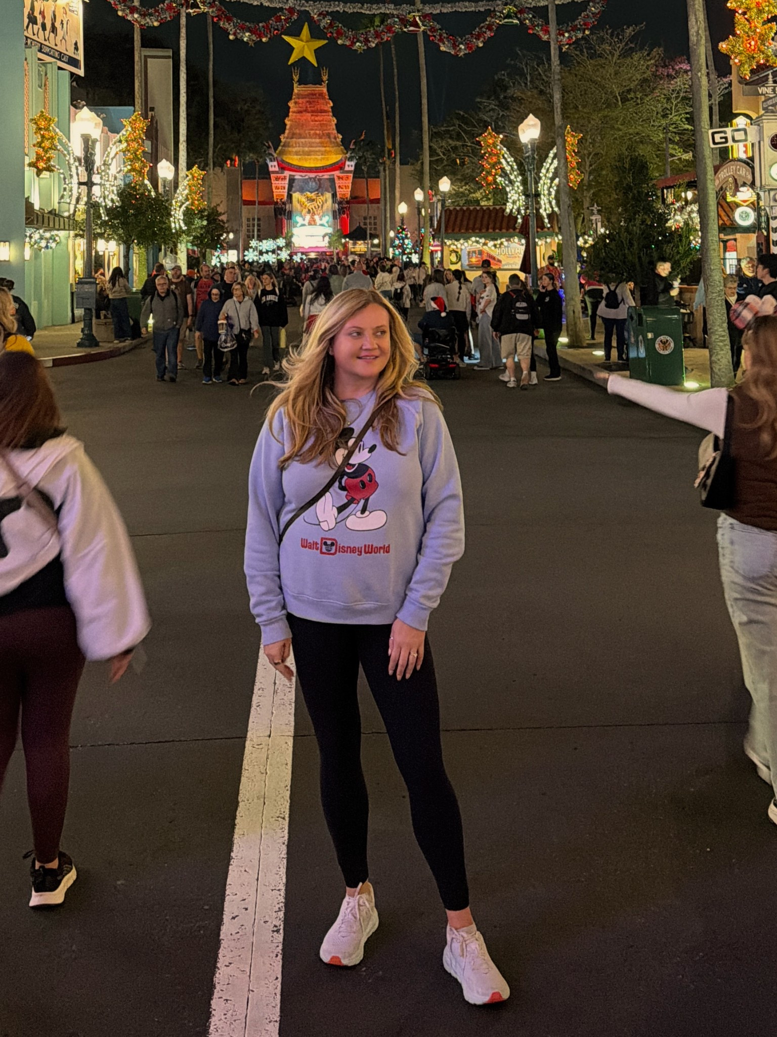 Chilly night at Disney World OOTN

#LTKMidsize #LTKFindsUnder100 #LTKootd