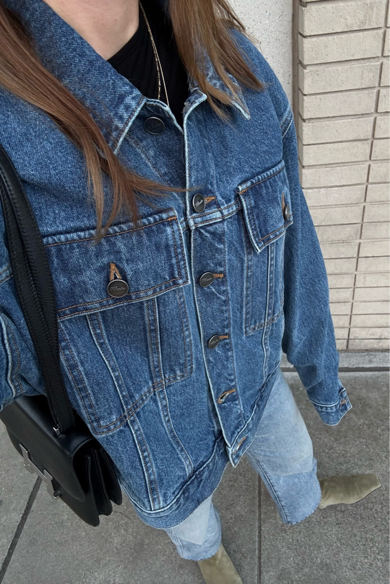 Weekend denim on denim… 

Linking my boots in a different color!
