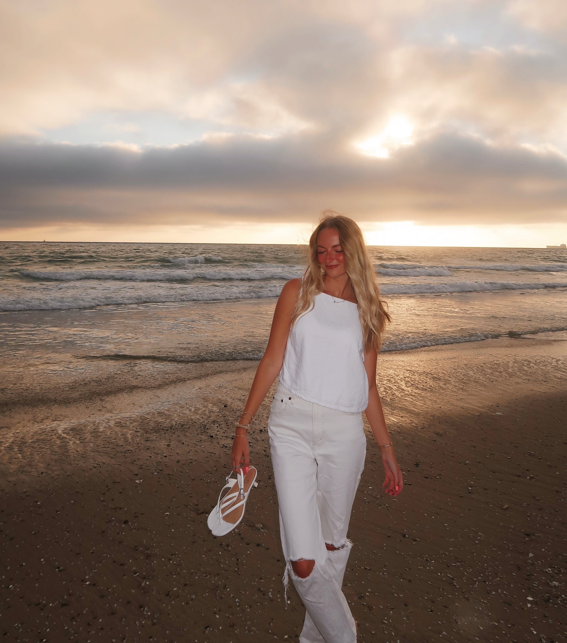 I’m obsessed with an all white outfit this summer 🤍

#LTKTravel #LTKStyleTip #LTKSaleAlert