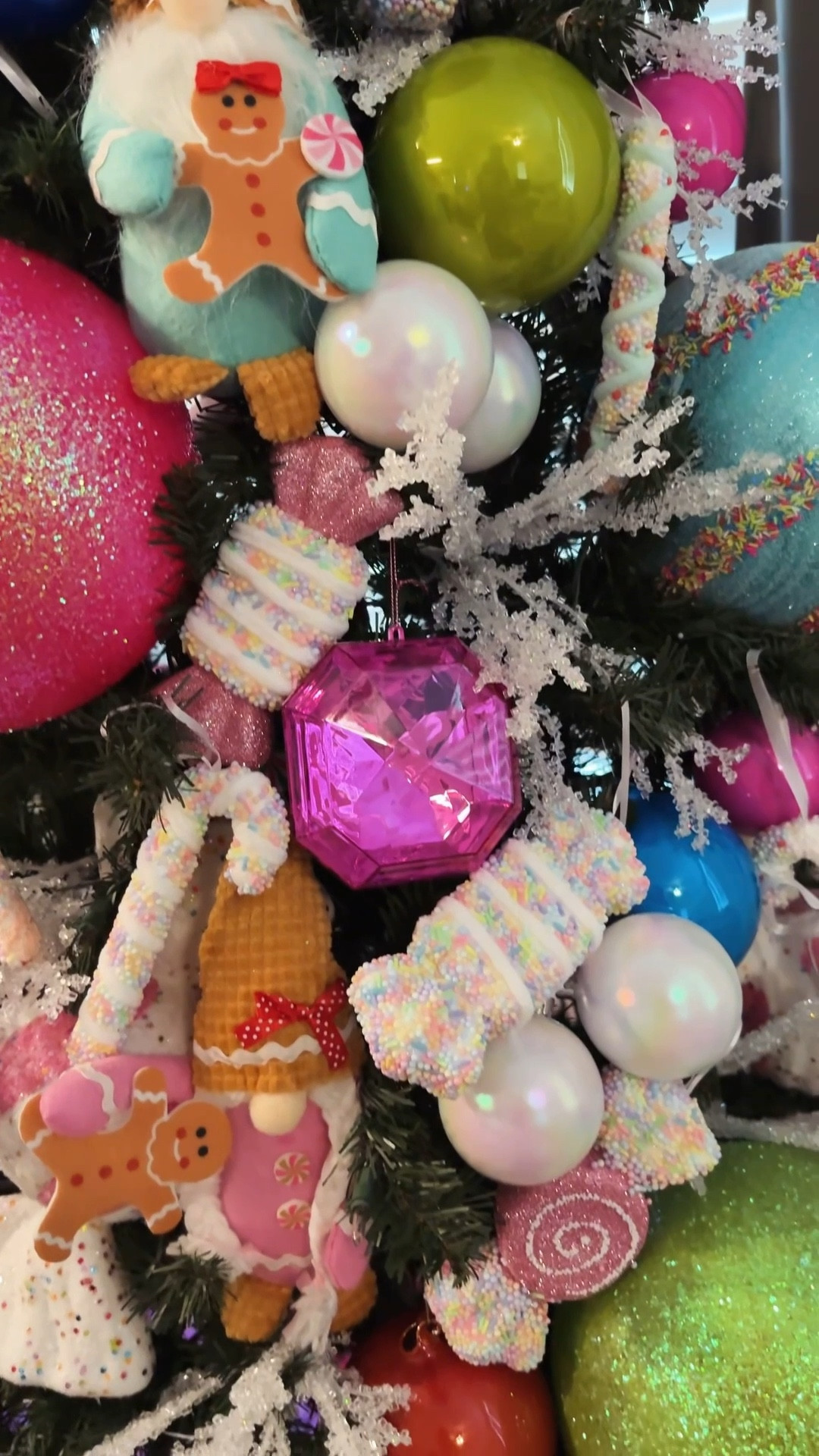 Candy land 🍭 🍬 🎄

#LTKGiftGuide #LTKHoliday