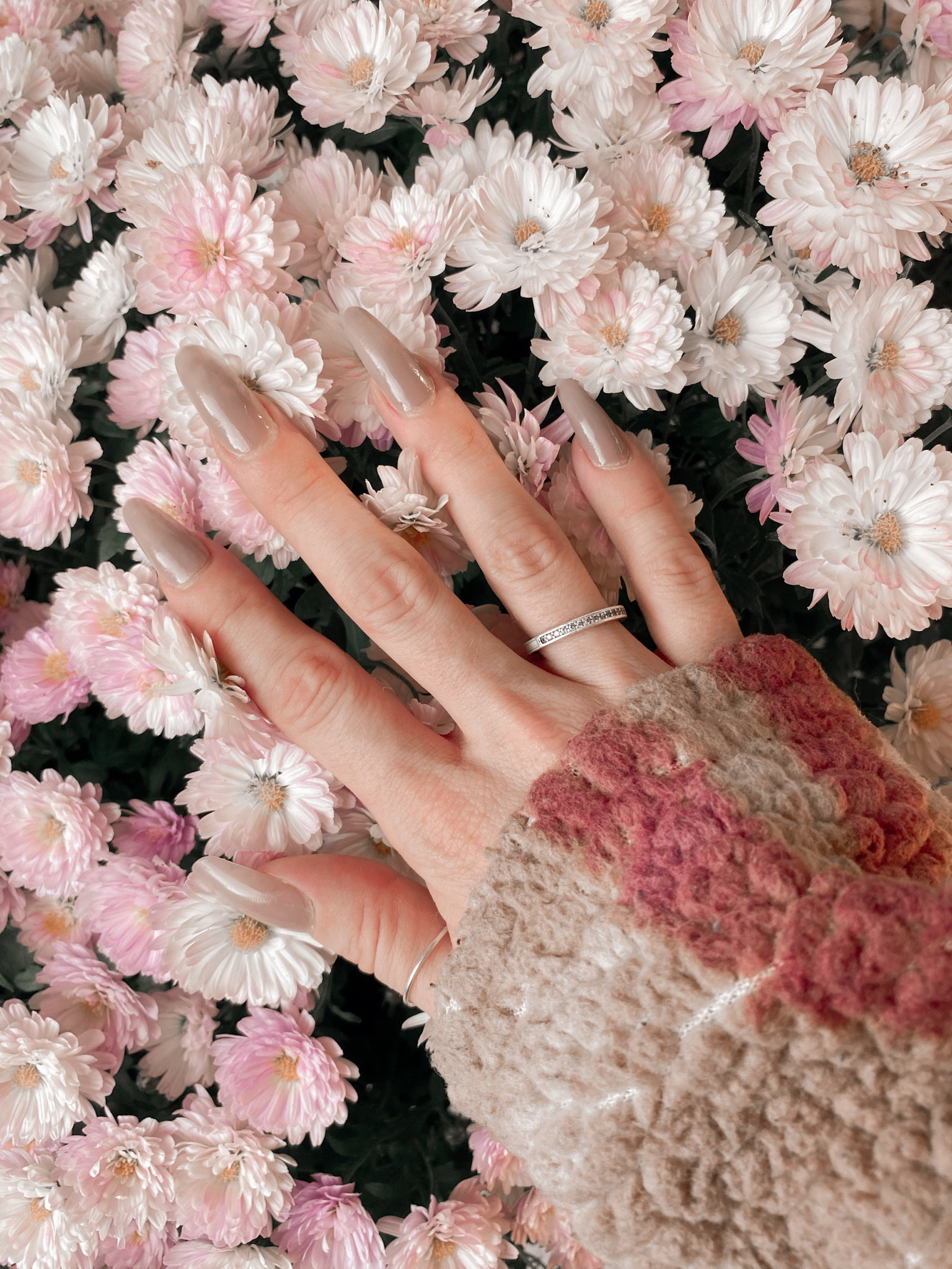 Neutral nails and floral feels 💅🏼🌸 #ManiMagic #NailGoals 

#LTKStyleTip #LTKSeasonal #LTKBeauty