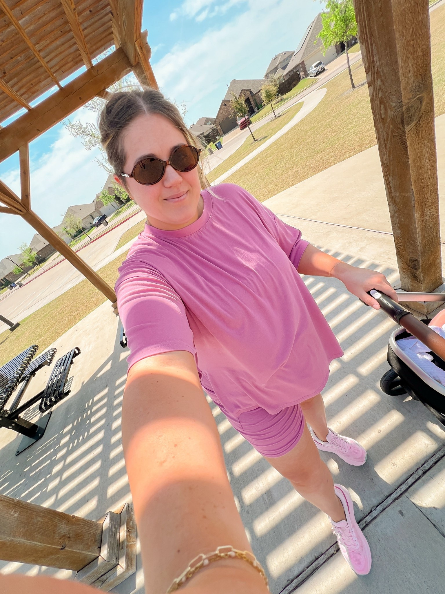 Today’s mommin’ outfit! I have this comfy set in navy too and wear them on repeat now, as well as when I was pregnant!

#LTKdayinmylife #LTKmomlife #LTKootd