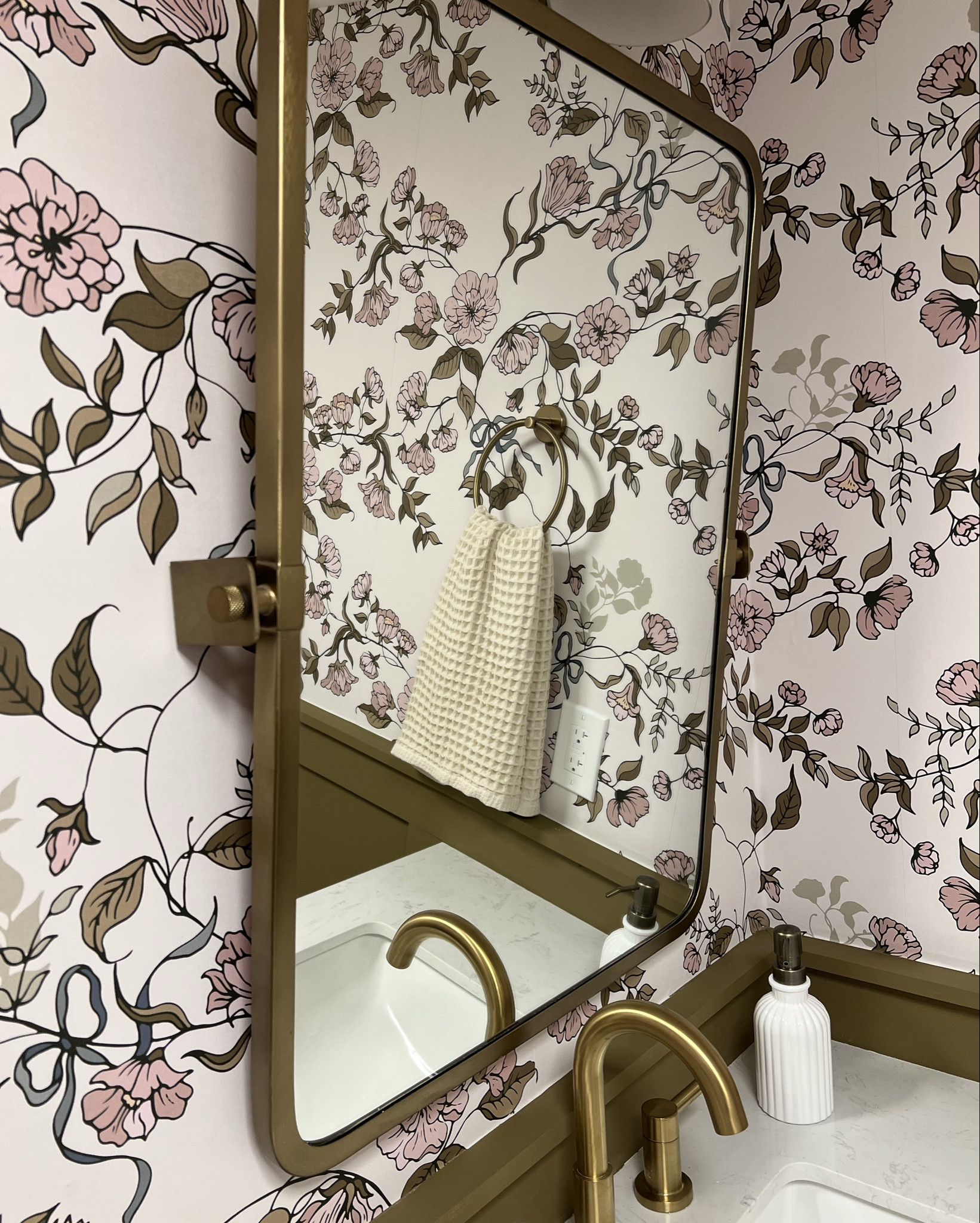 Basement bathroom complete ✅ Linked everything for you here! This space has me itching to add wallpaper in more rooms.

Peel and stick wallpaper 
Bathroom vanity 
Gold accents
Powder room 

#LTKHome