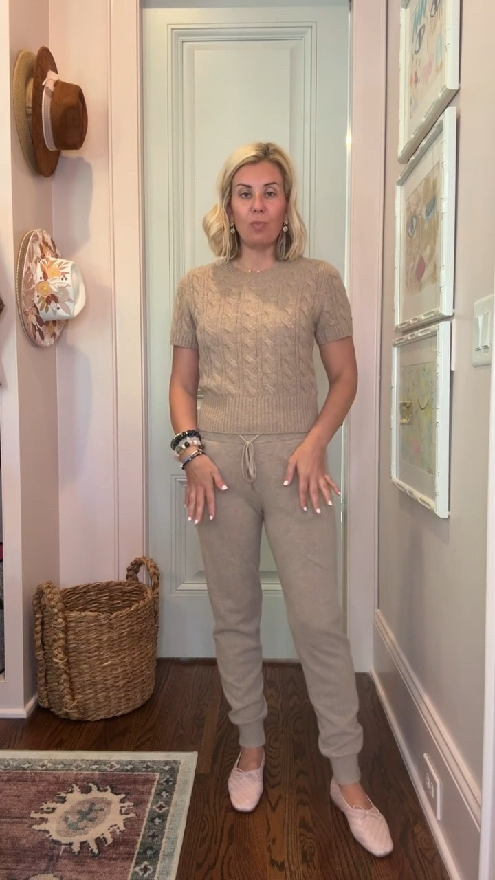 Top - xs
Joggers - small
Flats - 7.5 (sized 1/3 down)

* code Catherine20 at Allie + Bess

#LTKdayinmylife #LTKootd #LTKmomlife