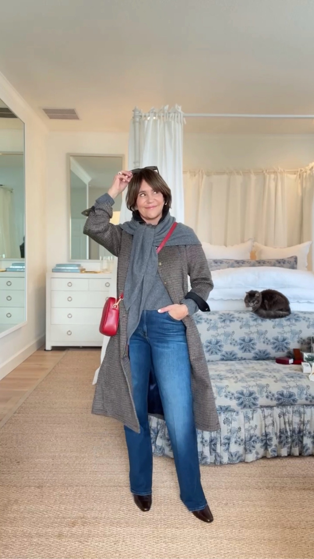 Here’s a BRAND NEW jean that keeps selling out!! I have the inside scoop: everyone who tries it on - buys it 🎉✨
I took my usual 27p


✔️leg lengthening 
✔️comfortable 
✔️modern and cool 
✔️every shoe works 

#denim #denimtrend #motherdenim

#LTKootd #LTKOver40 #LTKdayinmylife