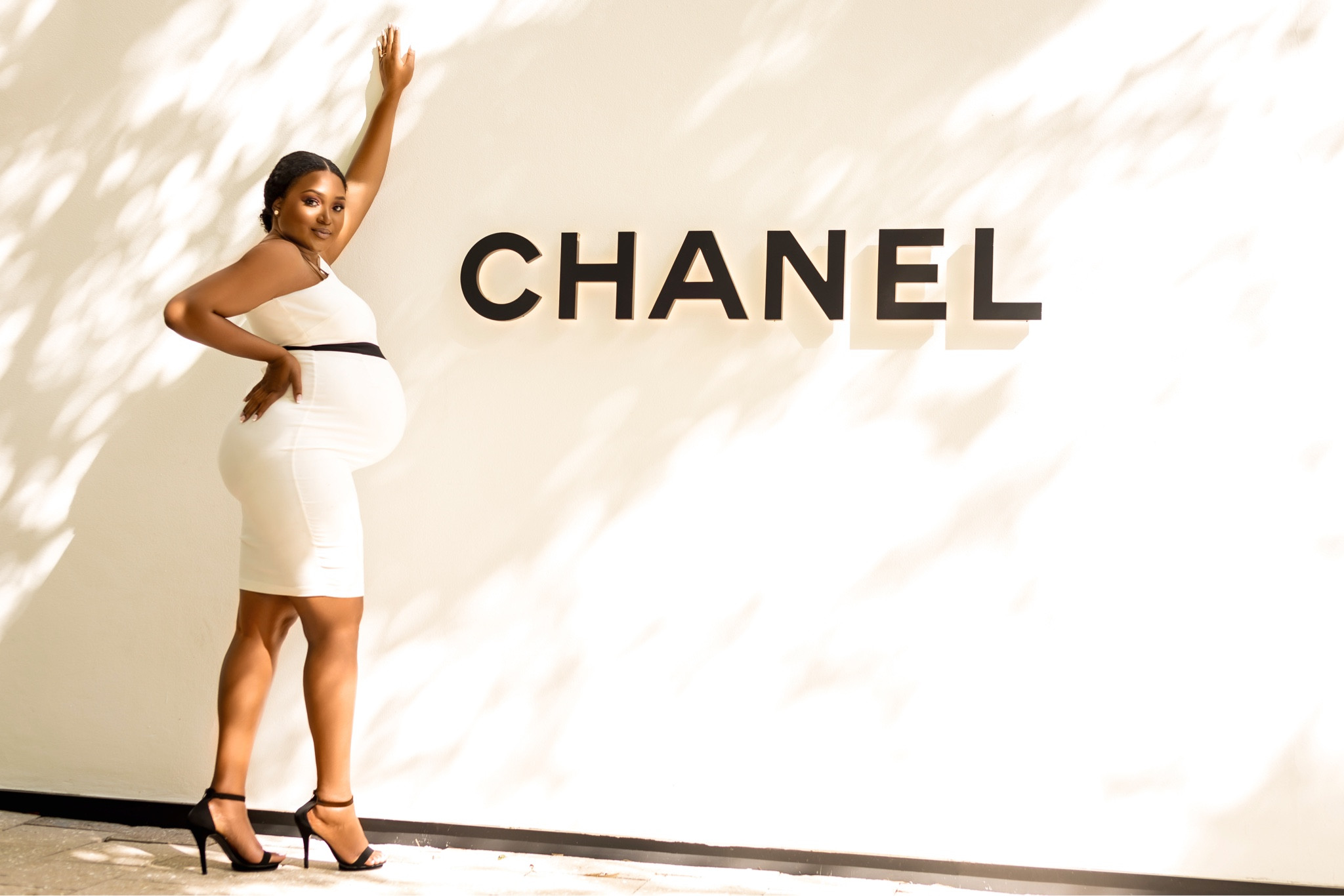 Empower your pregnancy journey with style that speaks volumes! 🌟 Embrace every moment and every curve in this stunning Vesper dress that celebrates your confidence. 

Sold out? No worries! Discover equally stretchy and chic alternatives, ensuring a flawless fit over your bump stage and beyond. Because being fabulous knows no boundaries!

#Vesper #MaternityShoot #MaternityFriendly 

#LTKbump #LTKFind #LTKstyletip