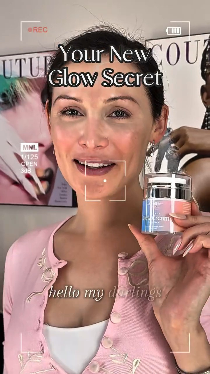 My darlings, luminous skin is always in style.

Okay but this glow? Not makeup. And you know I don’t gatekeep glow.

I’ve been using the @moontidebeauty Lunar Glow Cream lately and I honestly didn’t expect to love it this much. It hydrates without feeling heavy, melts in fast, and gives that soft, healthy glow instead of shine.

It just makes my skin look… better.

I’ve been keeping my routine really simple lately and this fits perfectly.

It’s linked in my bio if you want to try it ✨
What’s your skin type?

#MoonTideBeauty
#LunarGlowCream
#LuminousSkin
#CleanSkincare
#NaturalGlow