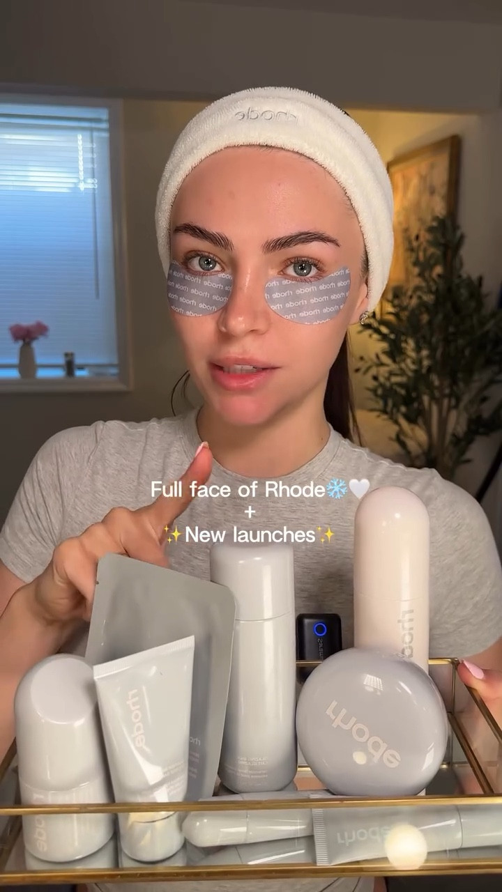 Full face of @rhode skincare ❄️🤍
In love with the new launches!

•••••••
#rhode #haileybieber #skincare #trending