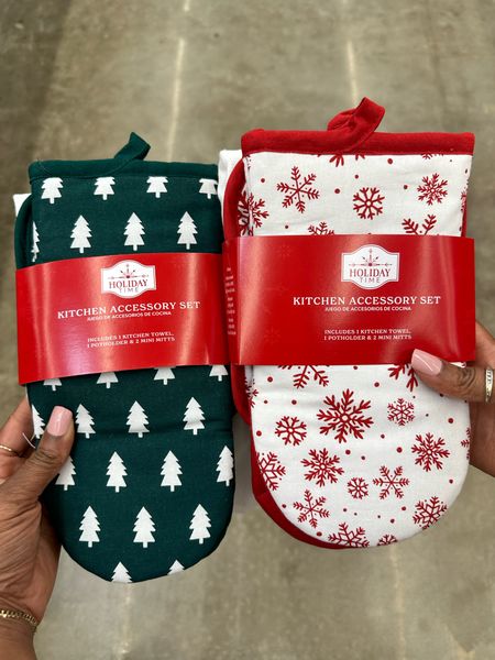 #walmartpartner 
The Holidays are my favorite time of year! The weather, the vibes, the shopping, and most of all- the hosting! #walmartpartner
I love hosting Holiday parties and get together with family & friends. @Walmart is always my choice for everything I need to make my events special. Can you believe how cute these oven mitts are? 😍 Of course I found them on #Walmart. #walmartholiday #walmartfinds #iywyk

#LTKCyberWeek #LTKfindsunder50 #LTKSeasonal