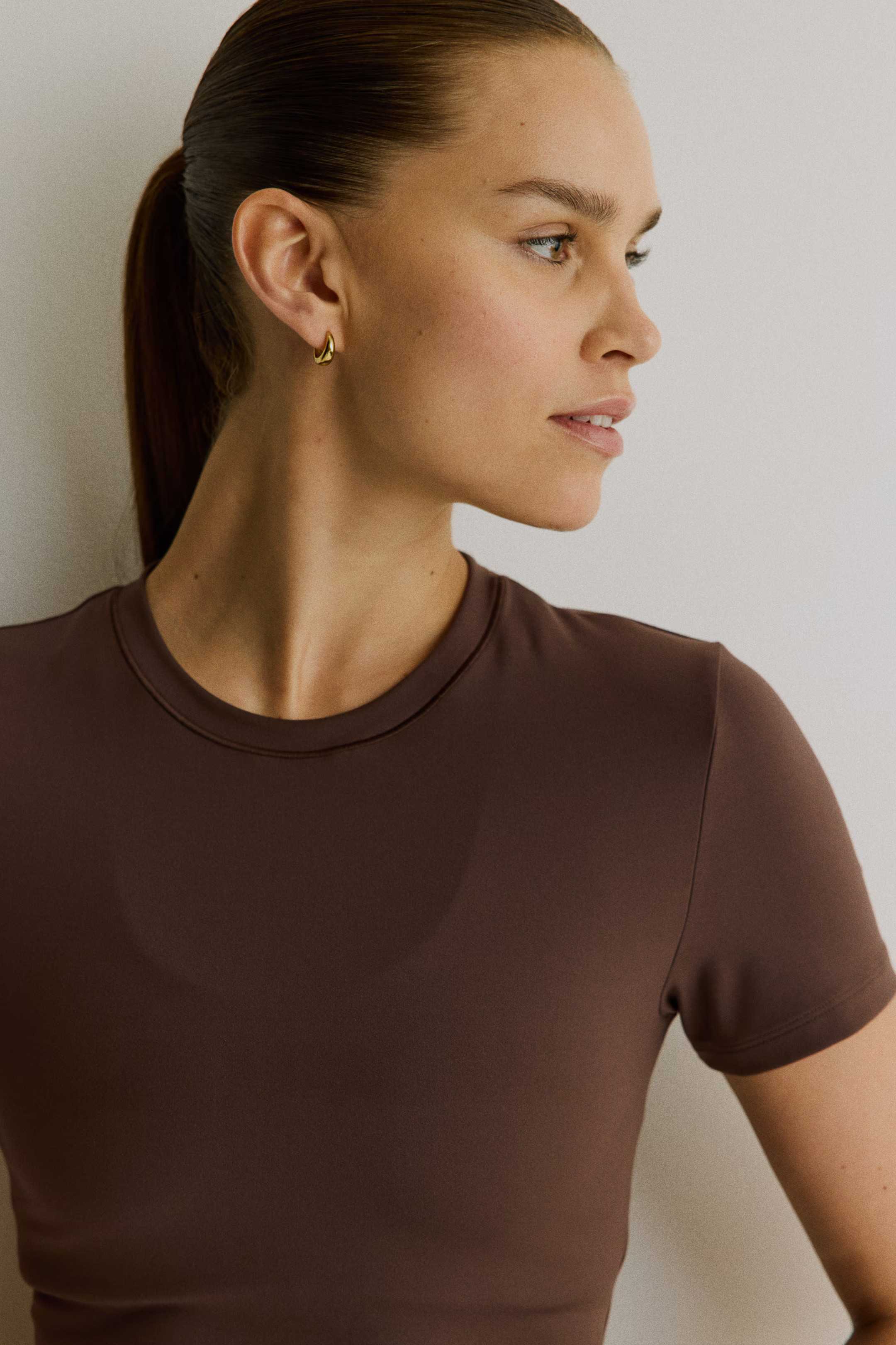 Leichtes Yogashirt mit SoftMove\u2122 | H&M (DE, AT, CH, NL, FI)