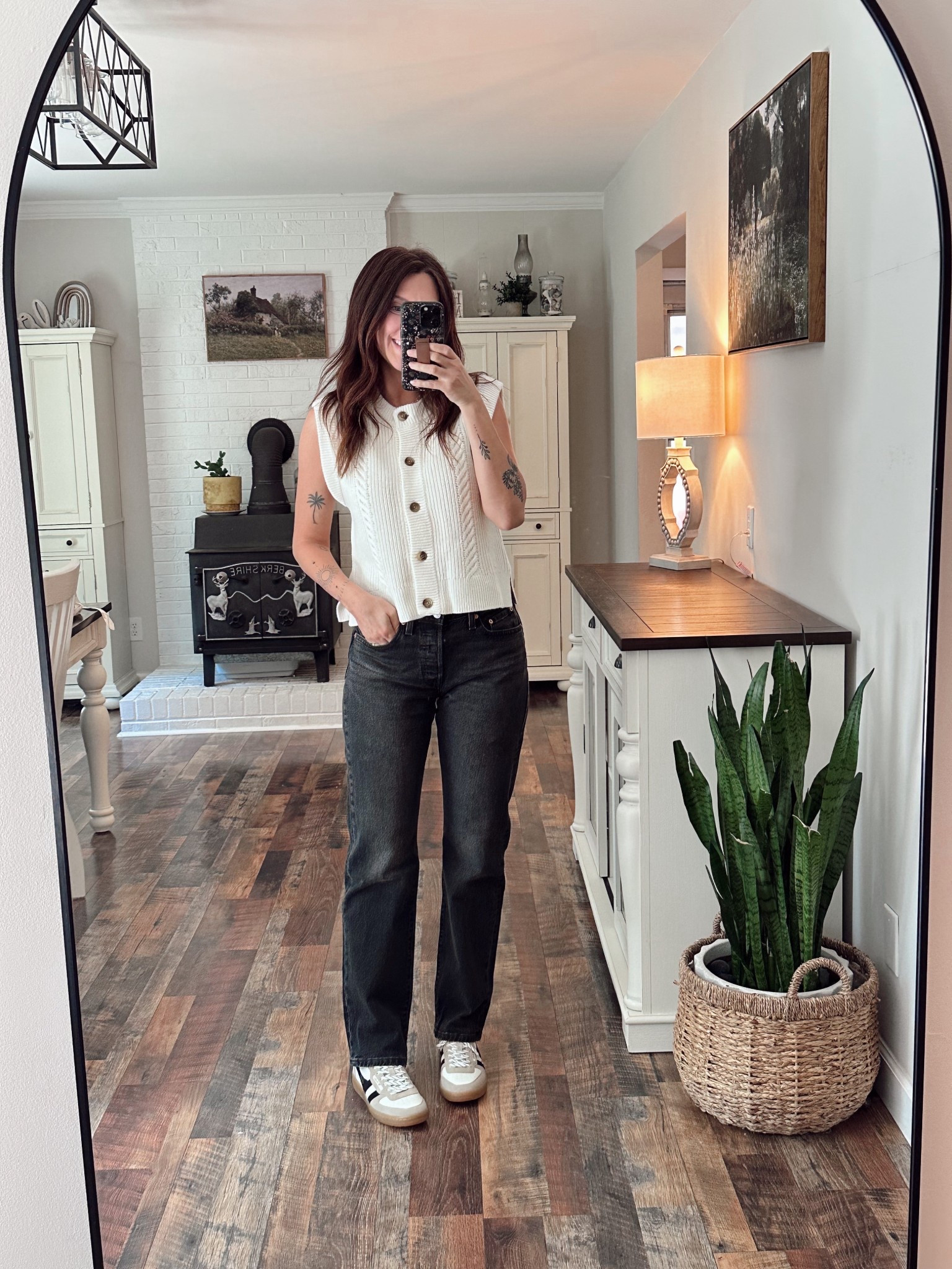 Did you know that my favorite Levi’s jeans also come in darker wash options for the 
coming Fall season? You will love the fit of each pair, plus the quality is unmatched! @Levis #Levis #LevisPartner

#LTKFallSale #LTKSeasonal #LTKStyleTip