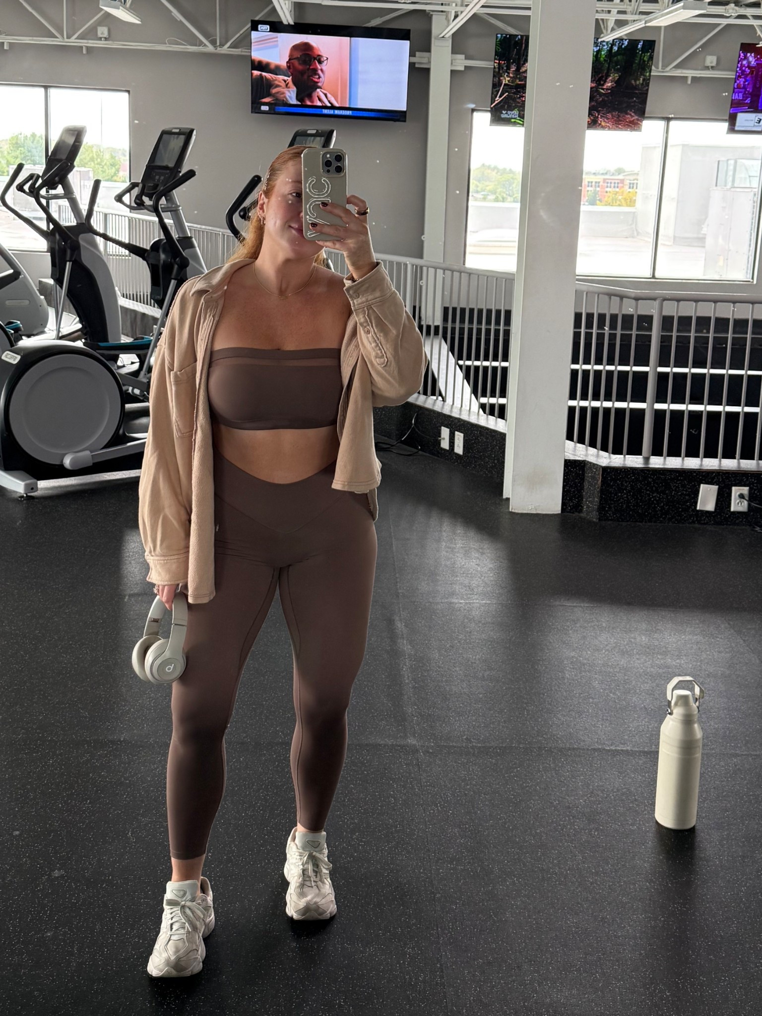 Neutral gym outfit 

#LTKFindsUnder50 #LTKActive #LTKFindsUnder100