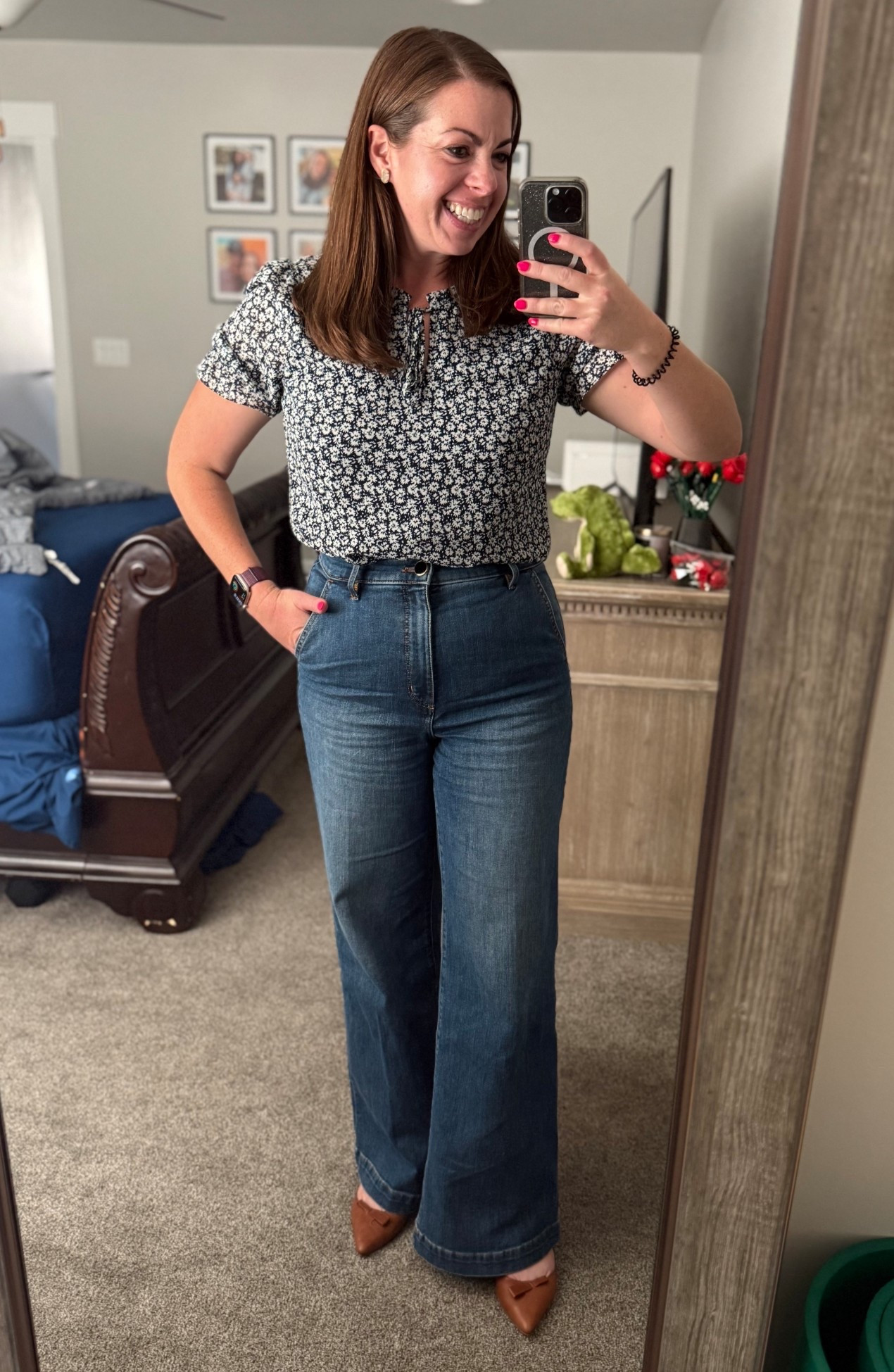Obsessed with these trouser jeans from Ann Taylor. In an 8. 

#LTKShoeCrush #LTKMidsize #LTKWorkwear