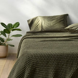 Chunky knit blanket, olive