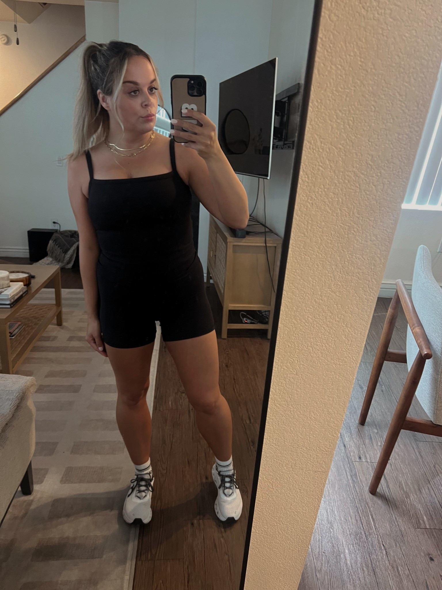 Comfiest workout tank with a built in bra.
437 classic tank
Size medium.
Workout outfits
Active wear 
Revolve 

#LTKSeasonal #LTKShoeCrush #LTKActive