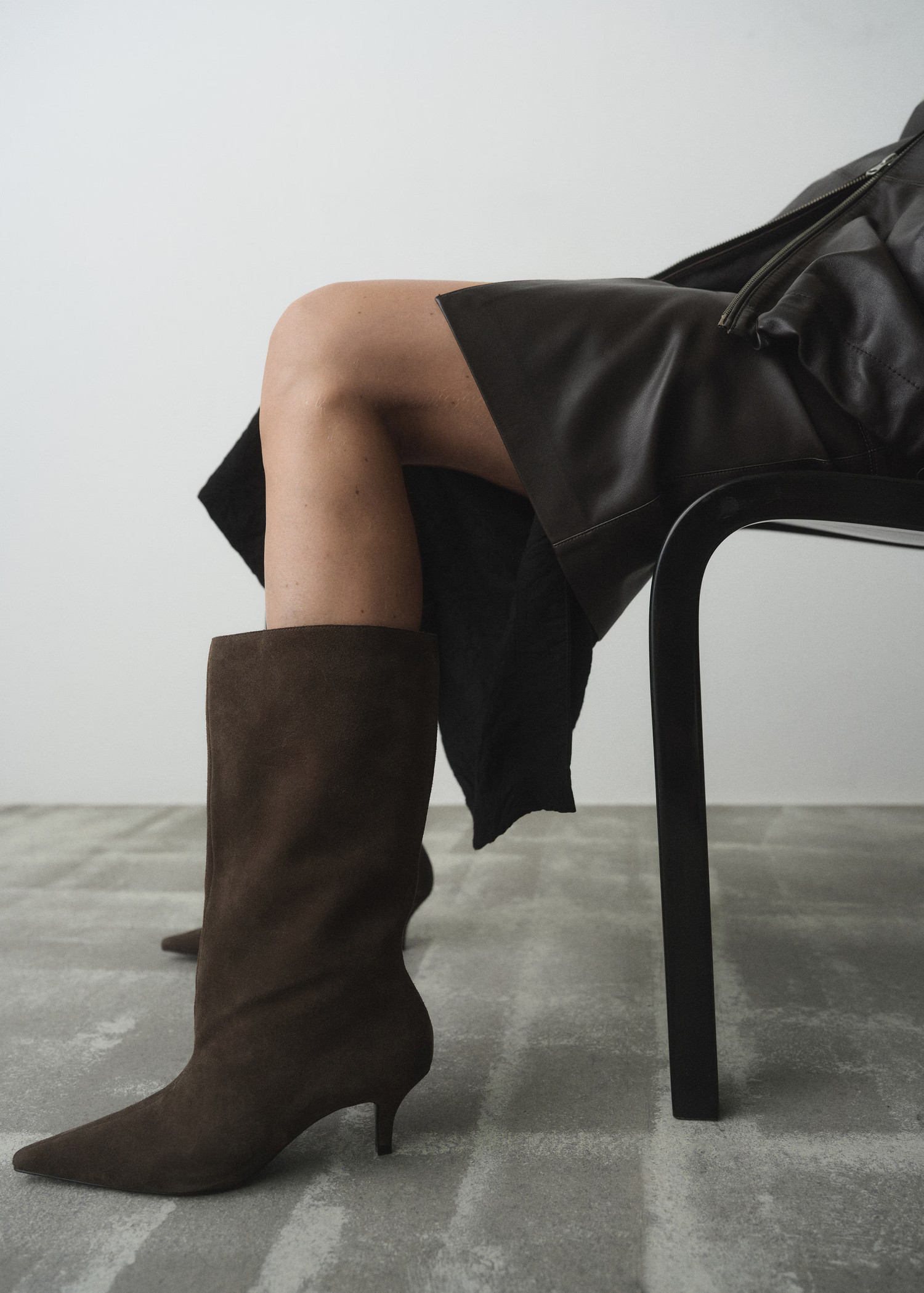 Suede kitten-heel boots | MANGO (UK)