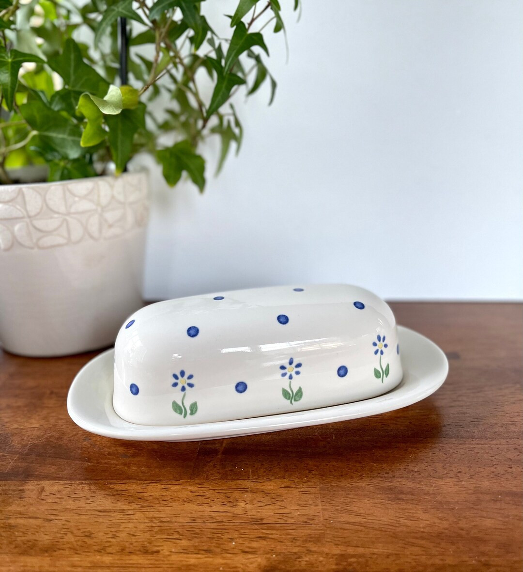 Pfaltzgraff Cloverhill Floral Butter Dish With Blue Daisies and Blue Polka Dots - Etsy | Etsy (US)