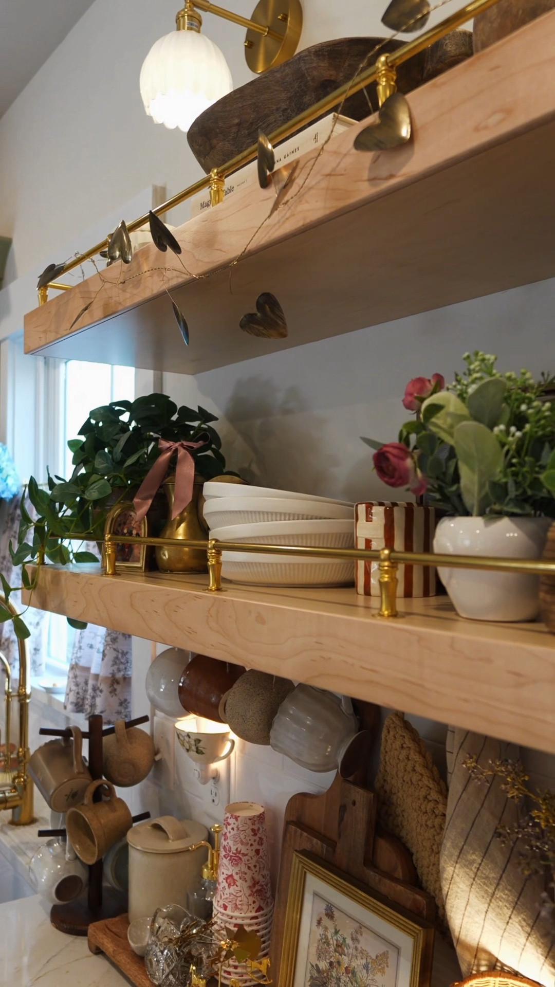 Decorated our kitchen shelves for Valentine’s Day 🌹💕💌✨

#LTKHome #LTKU #LTKValentine