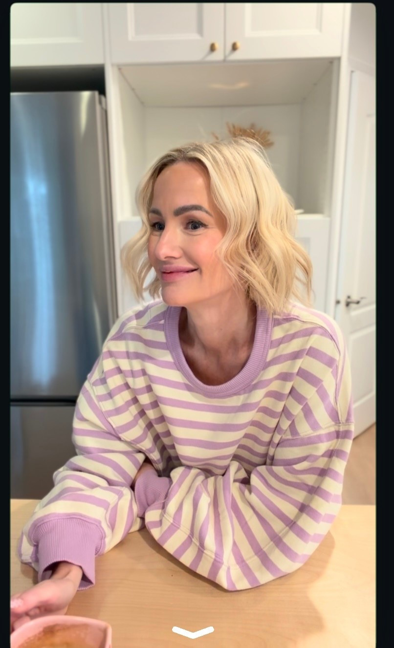 This cutie sweatshirt 💜