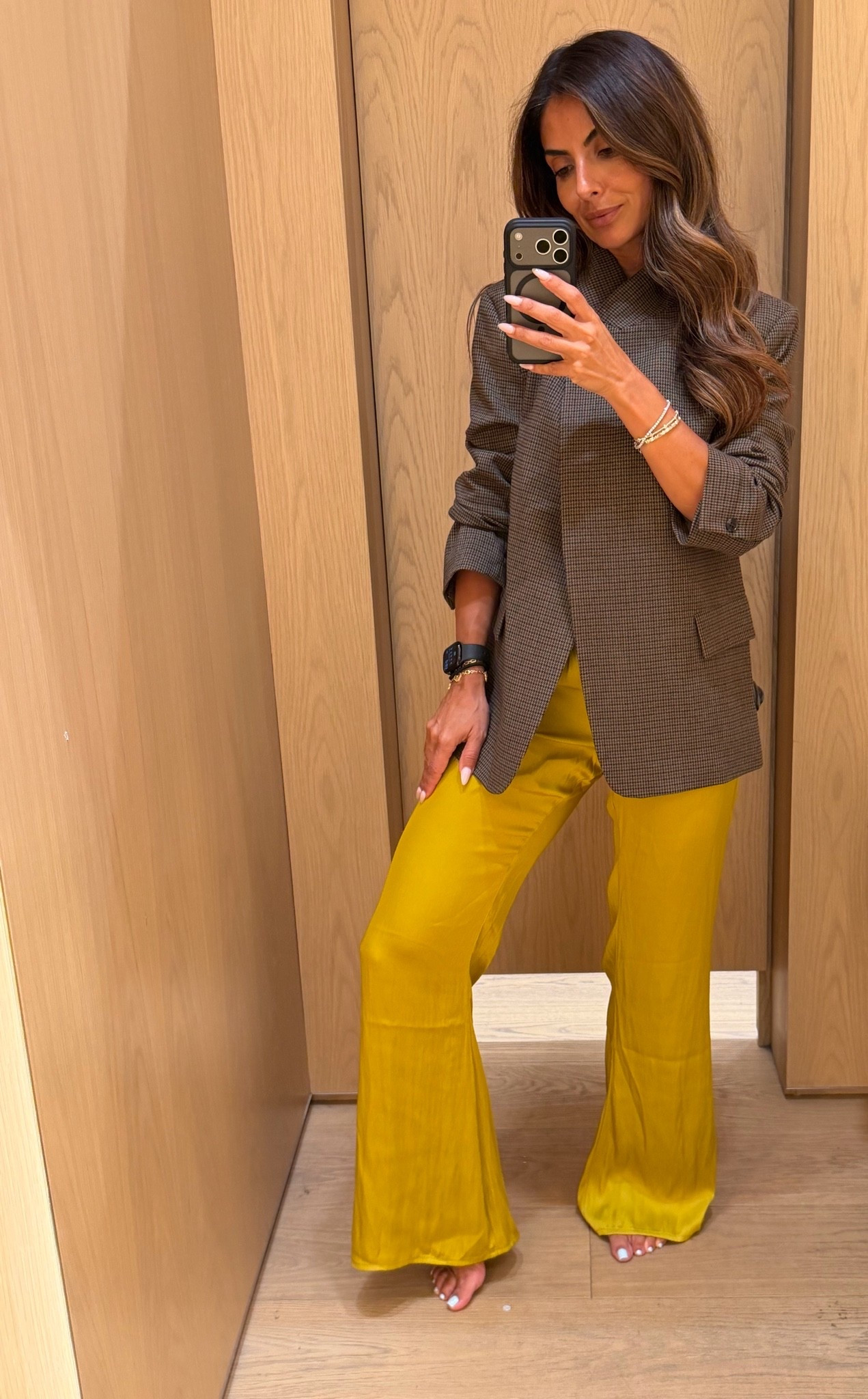 H&M change room try on 
Pants xs
Black xs

#LTKcanada #LTKfall #LTKpetite
