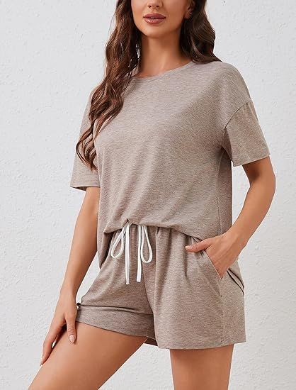 LOCUBE Women's Pajama Sets Lounge Wear Set Short-Sleeved Pjs and Shorts with Pockets | Amazon (US)