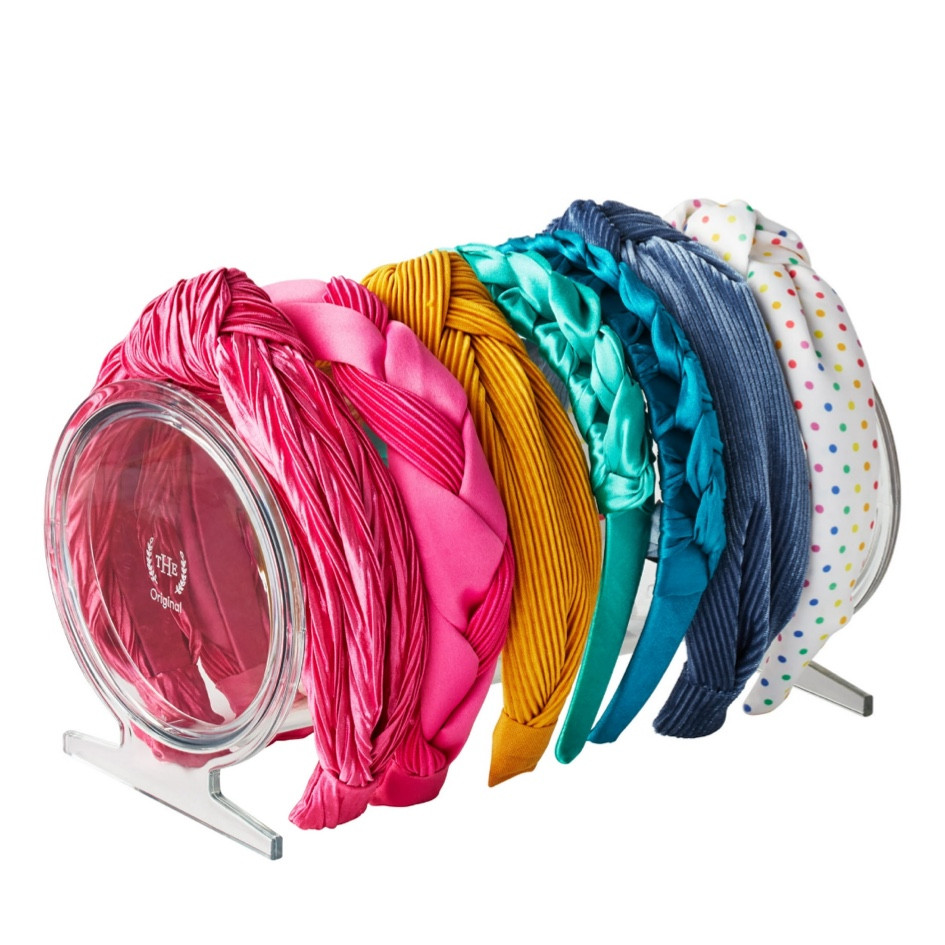 🔥$13.00 HEADBAND ORGANIZER 🔥

I’m not sure if this is new but if it isn’t…where have I been?? You know how much I love headbands (especially when I was growing out my bangs, they were a necessity!) 

Headbands are difficult because they’re an awkward shape and so hard to store. I love that this little organizer is specifically for them! I just wish it was a little longer to hold alllll my headbands 😂😂

#LTKfindsunder50 #LTKhome #LTKGiftGuide