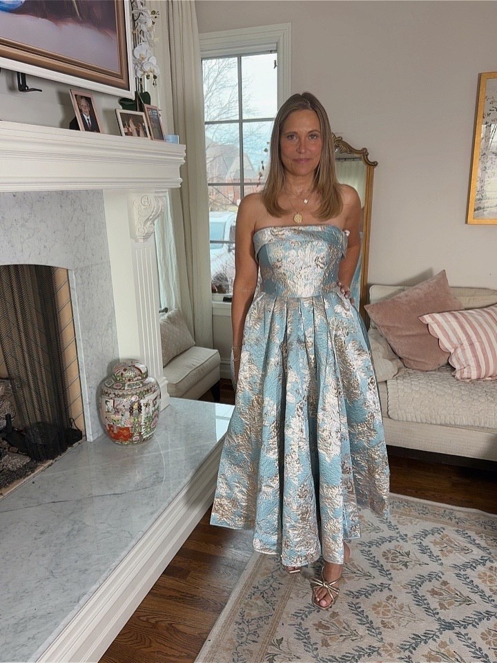 Float into every room like a graceful whisper—this strapless brocade dress blends shimmering blue and pearl tones with a sculpted waist and full skirt for a look that's equal parts romantic and red‑carpet ready. s

#LTKOver40 #LTKMidsize