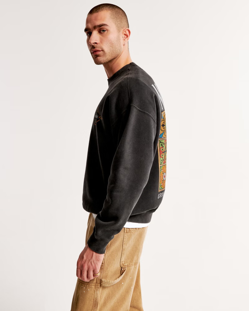 Modelo Graphic Crew Sweatshirt | Abercrombie & Fitch (US)
