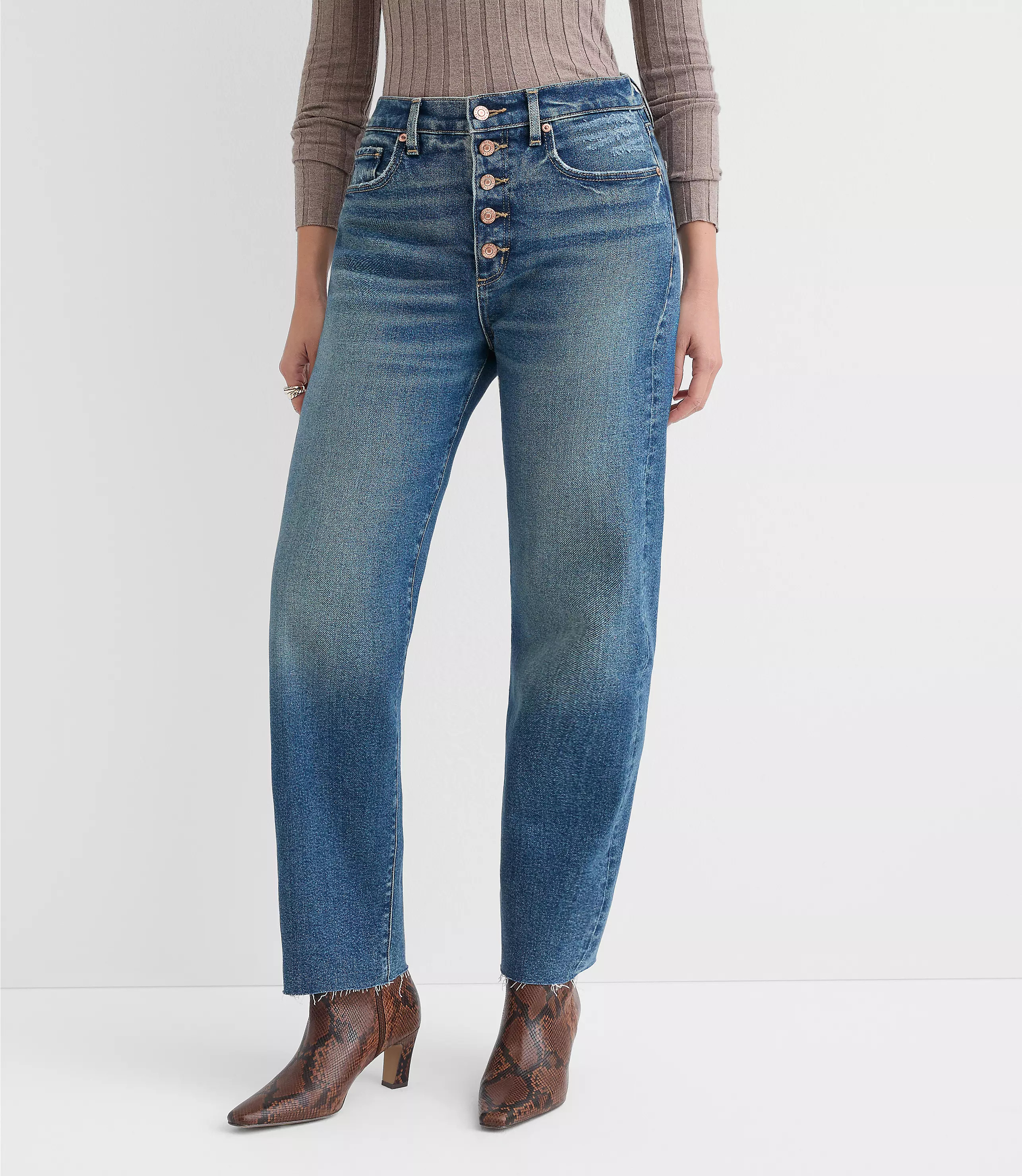 Curvy Fresh Cut High Rise Straight Jeans in Authentic Vintage Mid Wash | LOFT