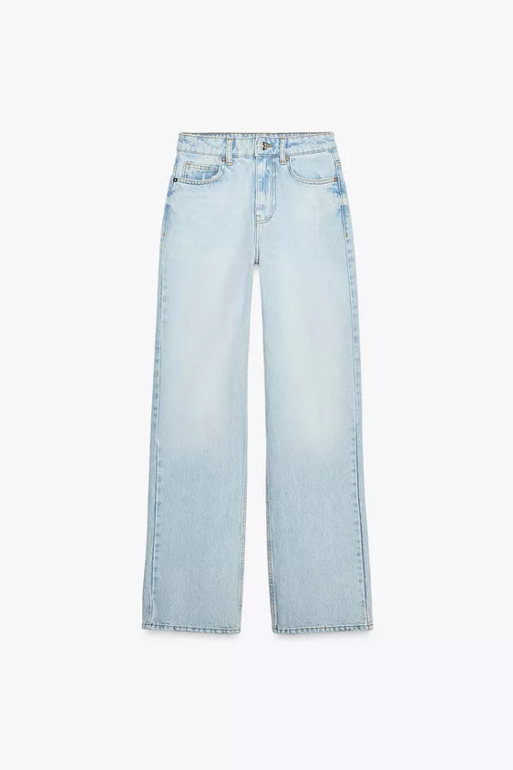 An enhanced experience.Check it out in the app. | Zara US