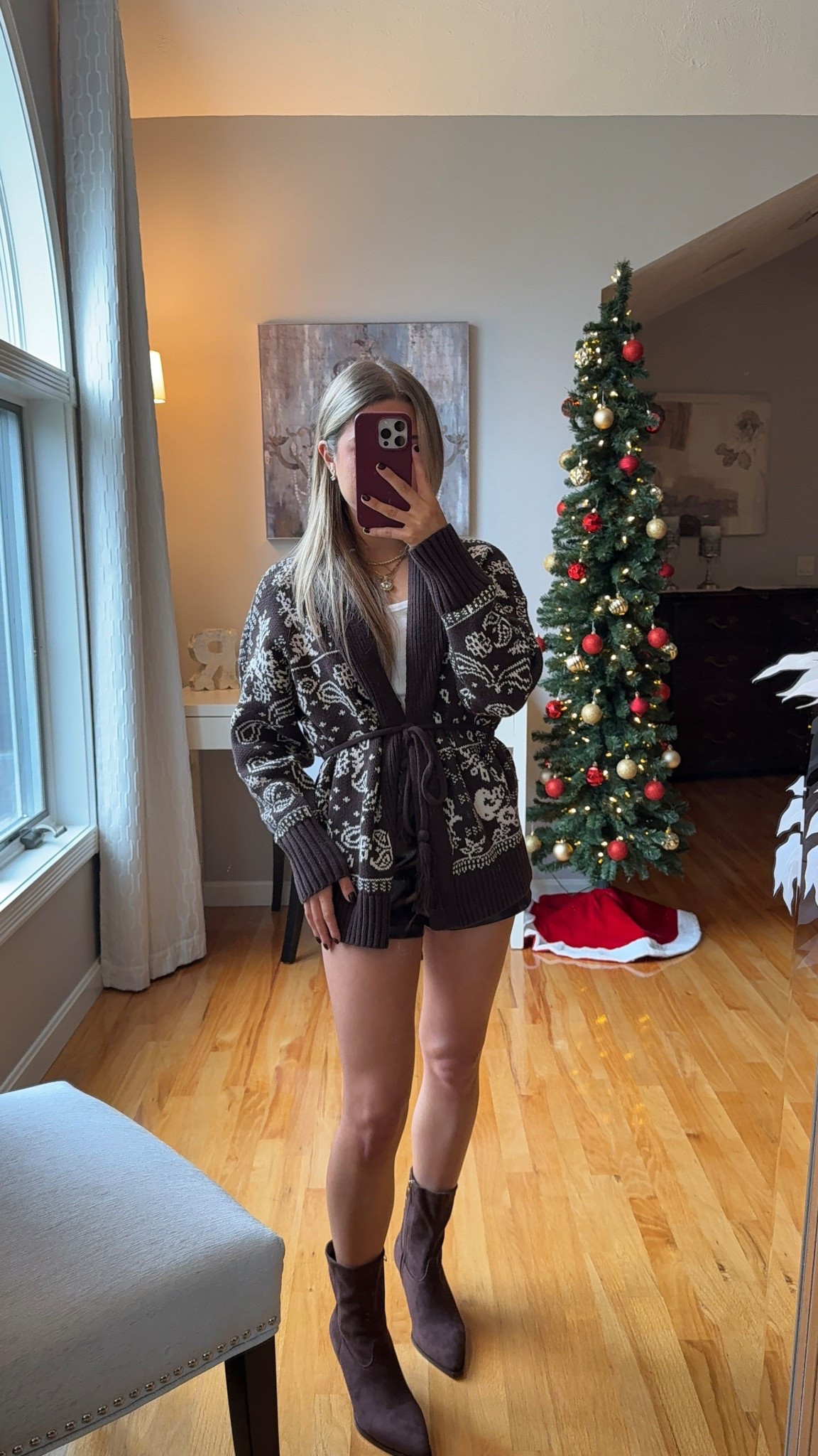 wearing a xs in sweater & tank, 24 in shorts 

#LTKSeasonal #LTKU #LTKootd