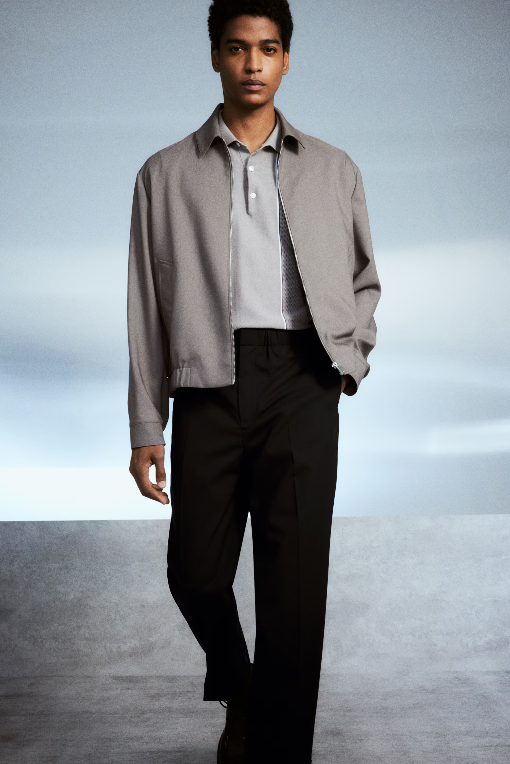 Relaxed Fit Tapered Pants - Black - Men | H&M US | H&M (US + CA)