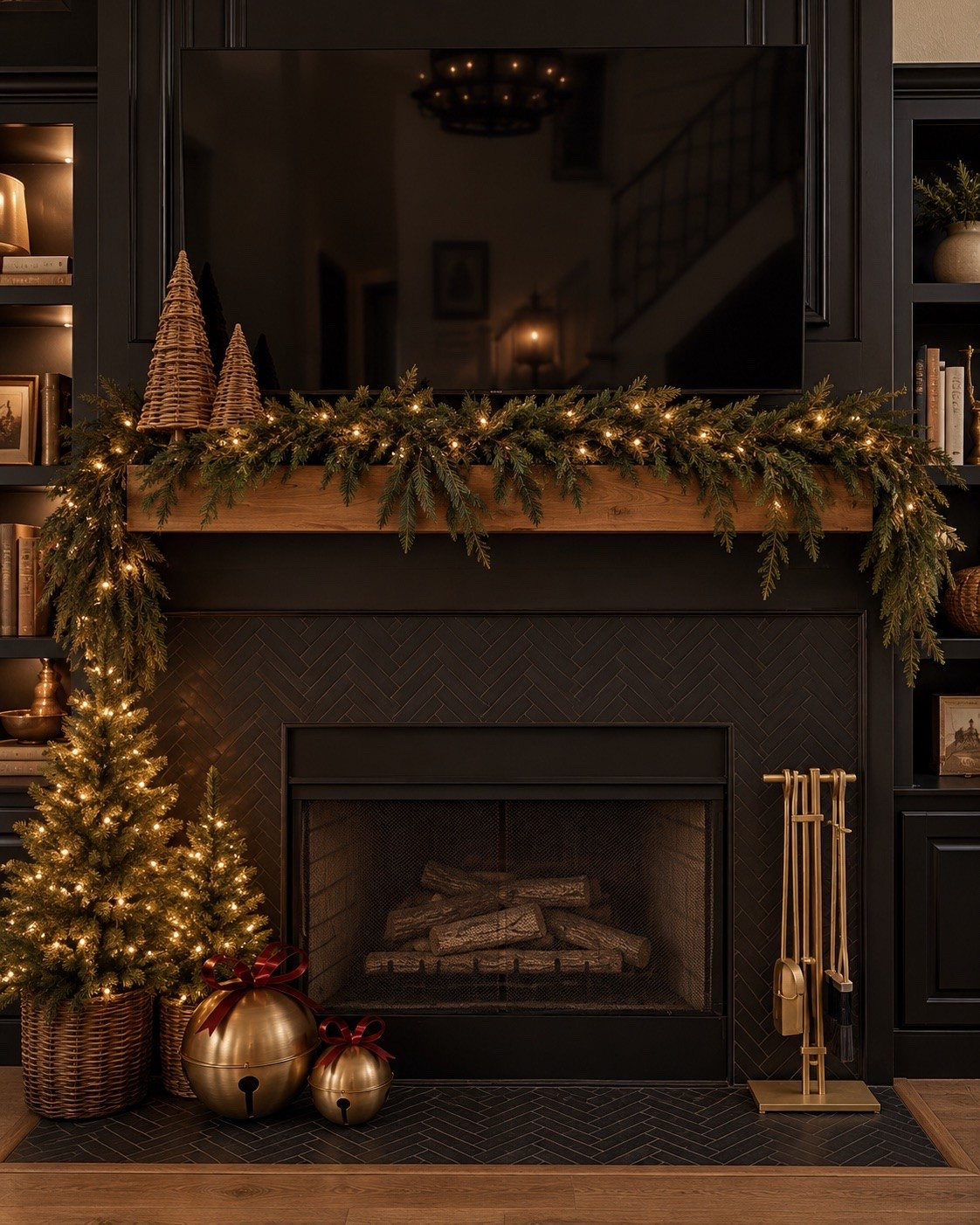 The prettiest mantel 🎄👏🏼

#LTKdayinmylife #LTKSeasonal #LTKHome