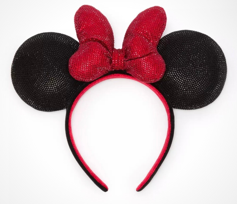 More gorgeous ears dropped today too! Love the bedazzled ones and Kermit the frog 😍✨💚

#LTKootd #LTKBeauty #LTKSeasonal