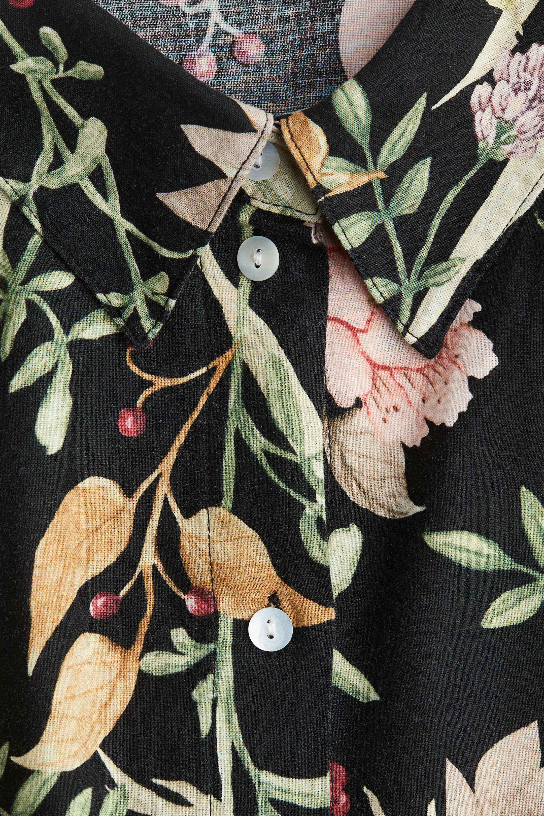 Linen-blend shirt | H&M (UK, MY, IN, SG, PH, TW, HK)